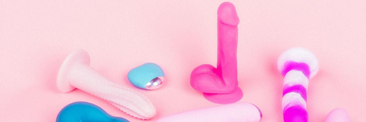 verschillende-soorten-en-kleuren-dildo-s